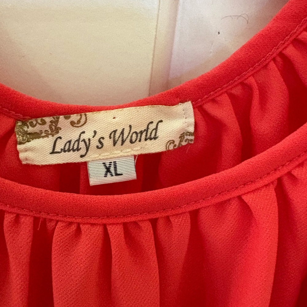 Boutique Coral size XL Cold Shoulder Top - Picture 3 of 4